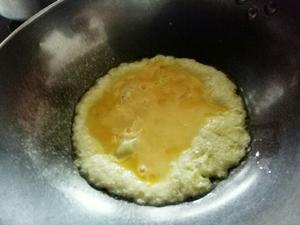 蛋炒苏子叶的做法 步骤4