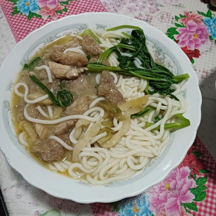 榨菜肉丝面