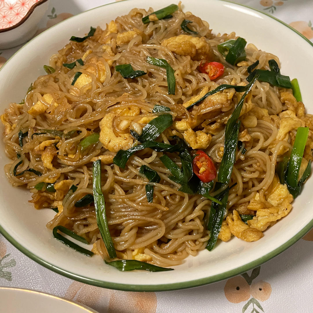 随意鸡蛋饼-有什么放什么的简易鸡蛋饼好吃到飞起