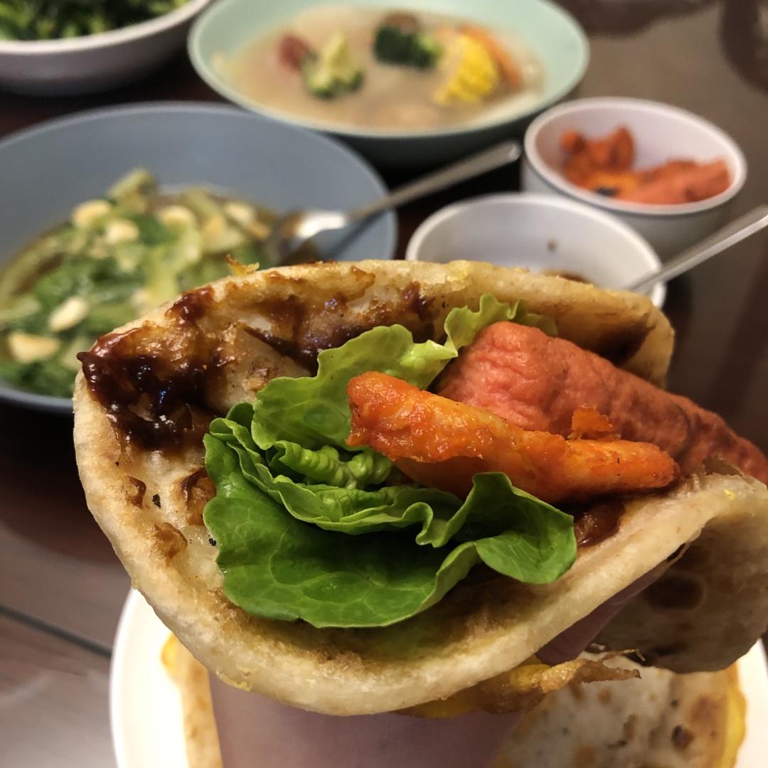 早餐摊的鸡蛋灌饼很好吃？不，我自己做的鸡蛋灌饼更好吃！