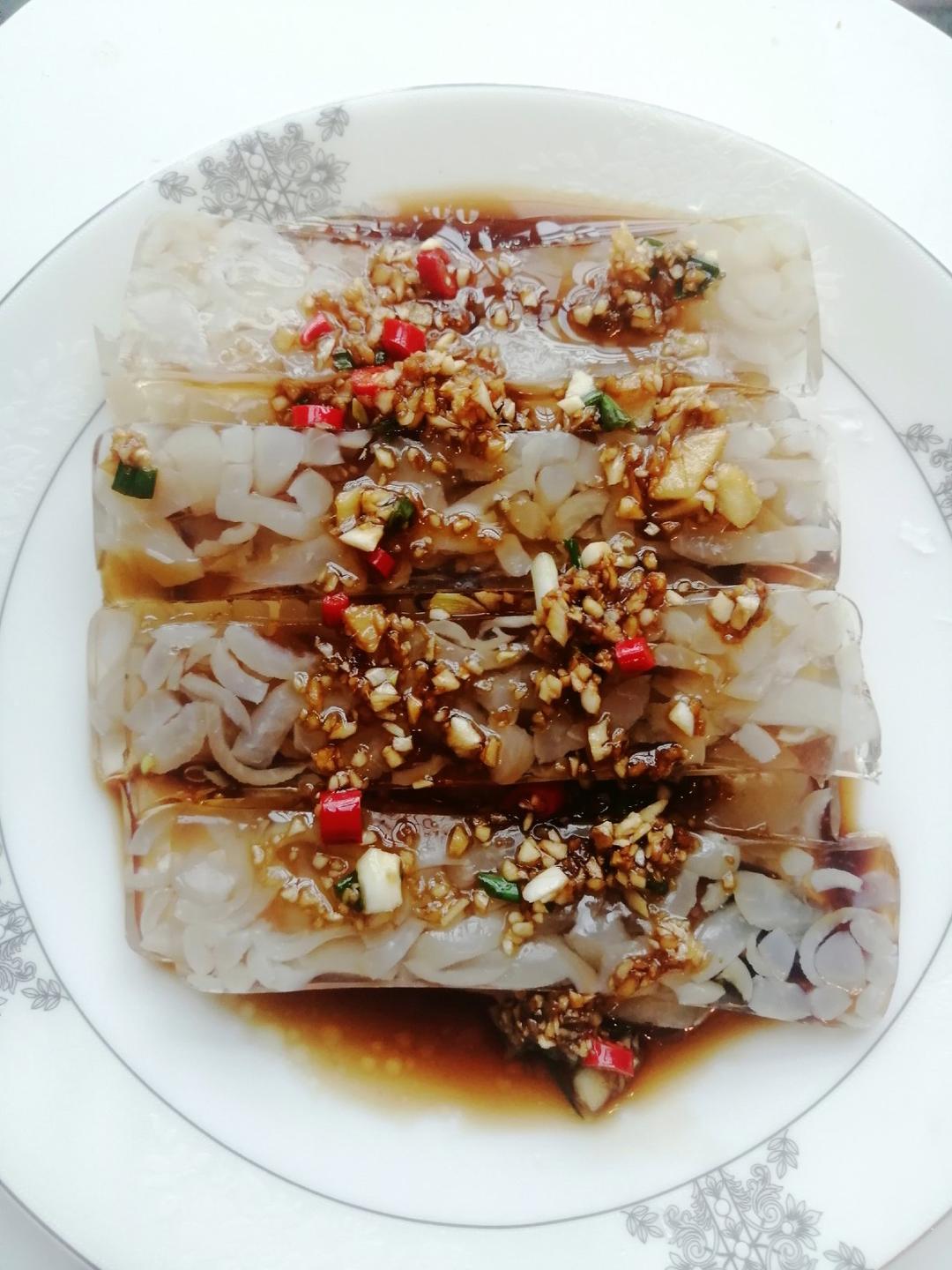 简单蒸出晶莹剔透的水晶肉皮冻