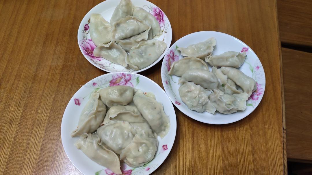 包子,饺子馅丰富又养眼的素三鲜,萝卜木耳韭菜馅