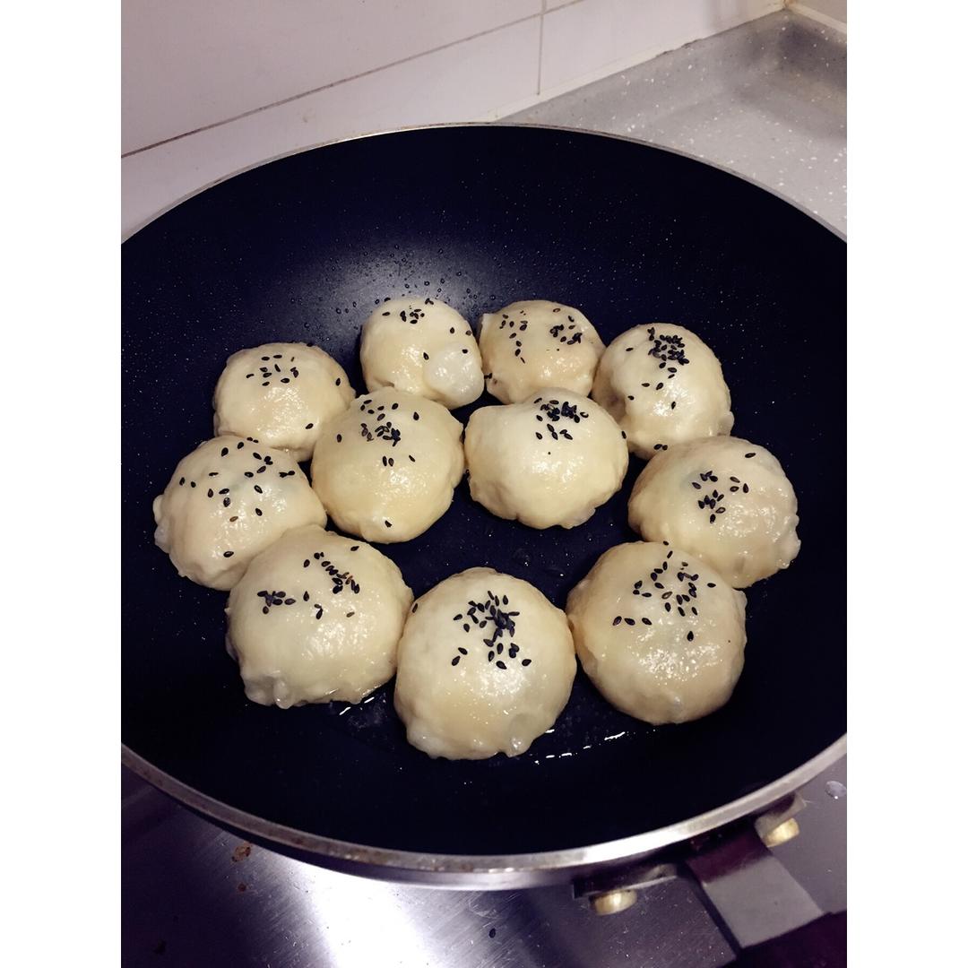 芝麻香葱虾仁生煎包