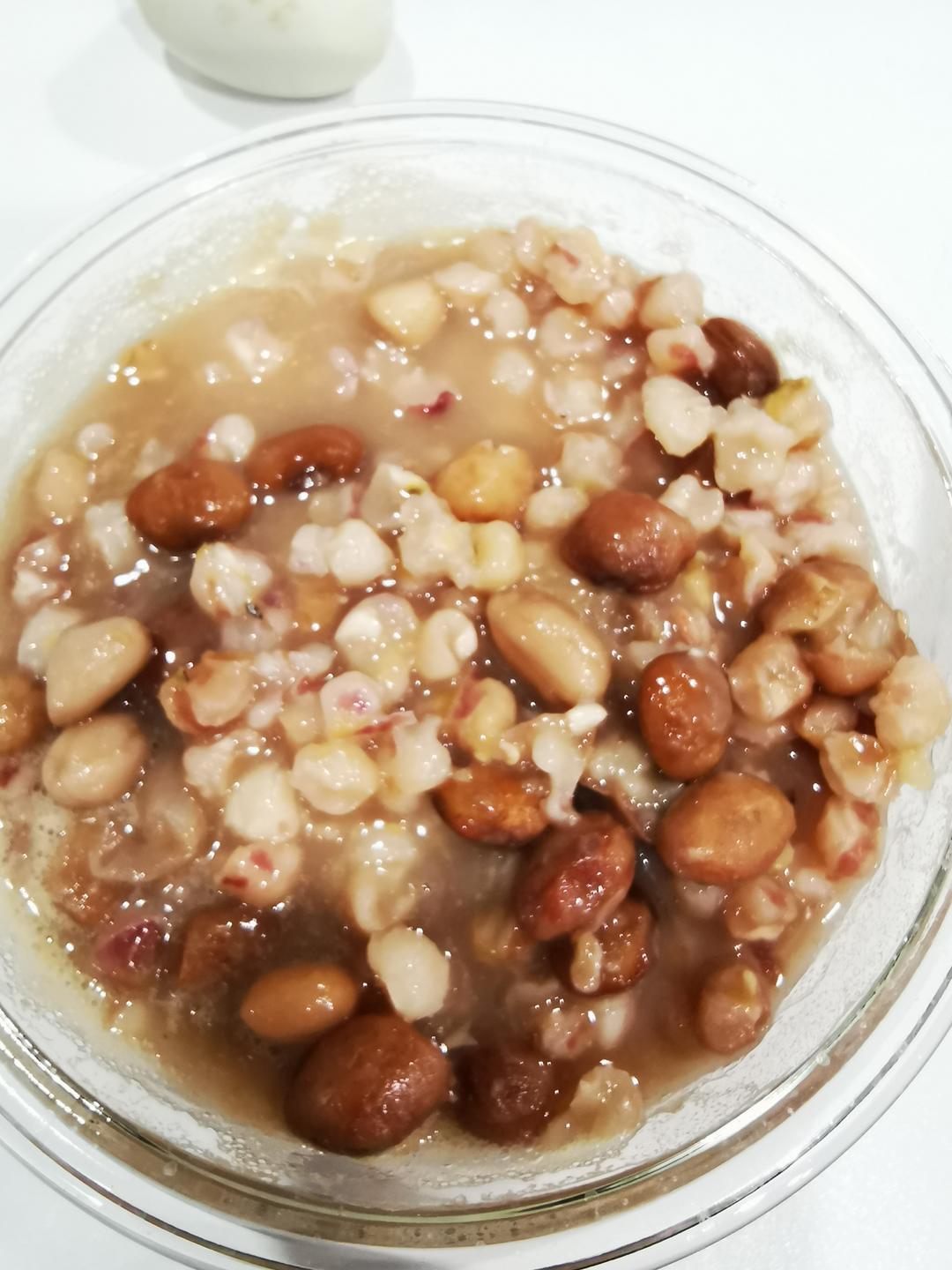紫玉米碴子小红扁豆熊猫豆花生粥的做法