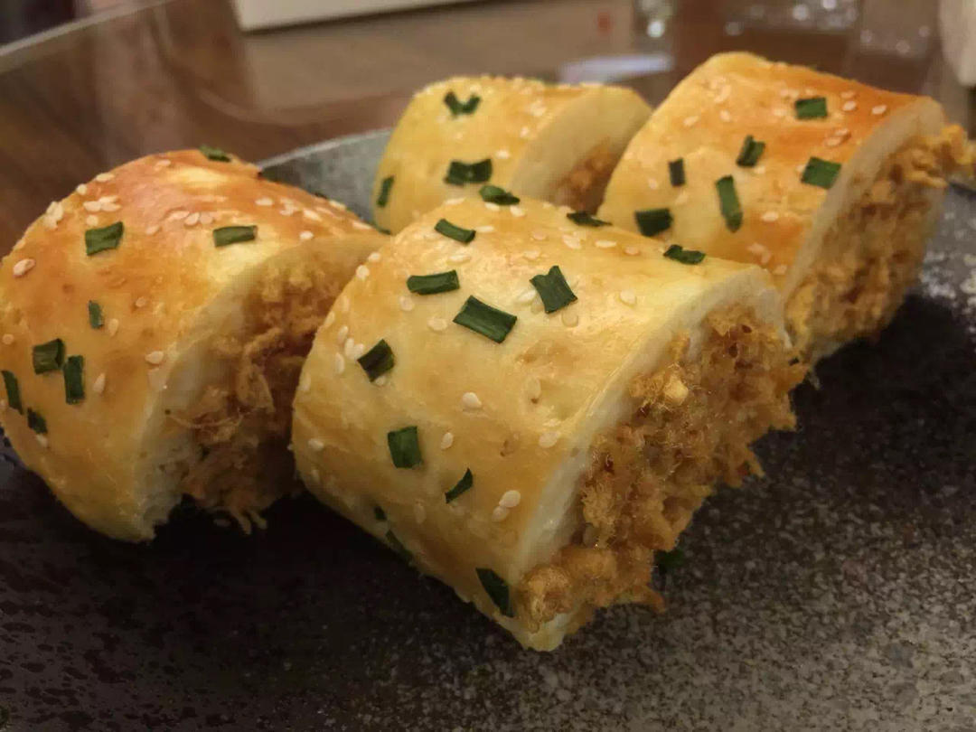 肉松卷面包