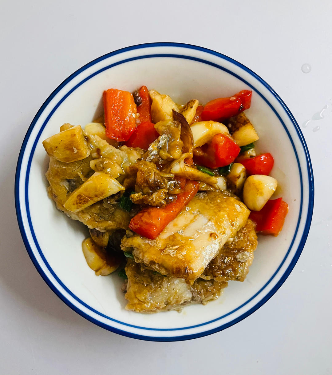 酒香蒜子炖带鱼