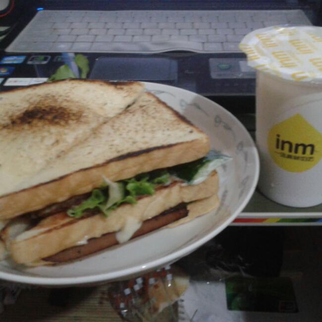 火腿芝士蛋三文治