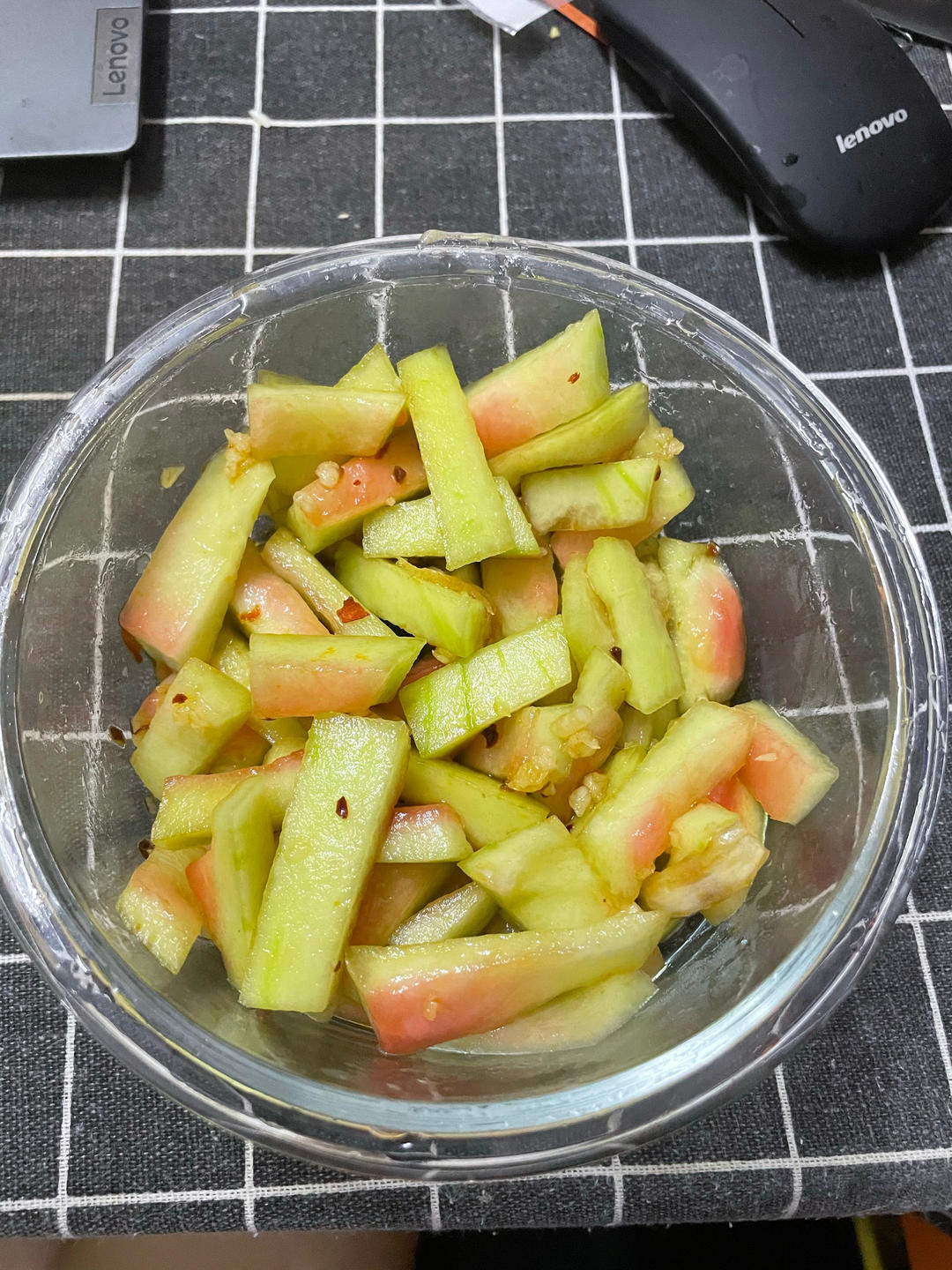 果然是来报恩的🍉酸爽脆口的凉拌西瓜皮也太好吃了吧！