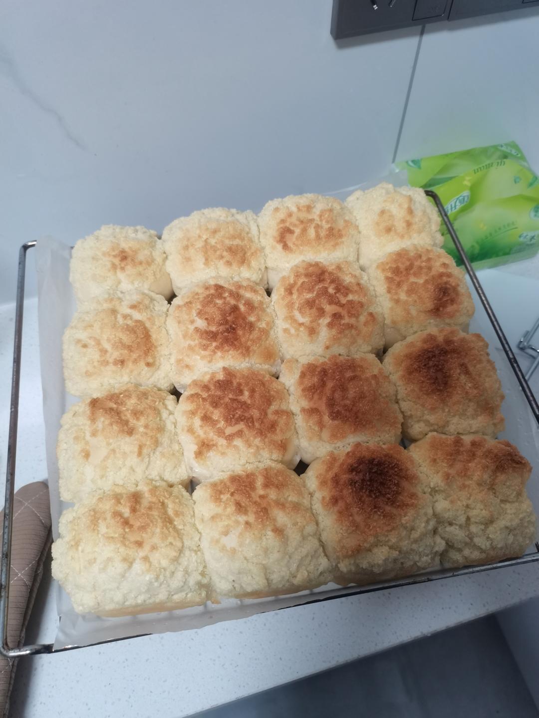 一次发酵同样松软的椰蓉小面包