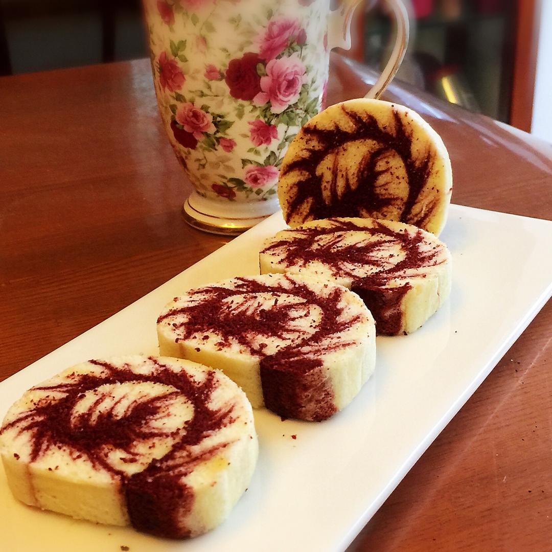 红丝绒可可旋风蛋糕卷