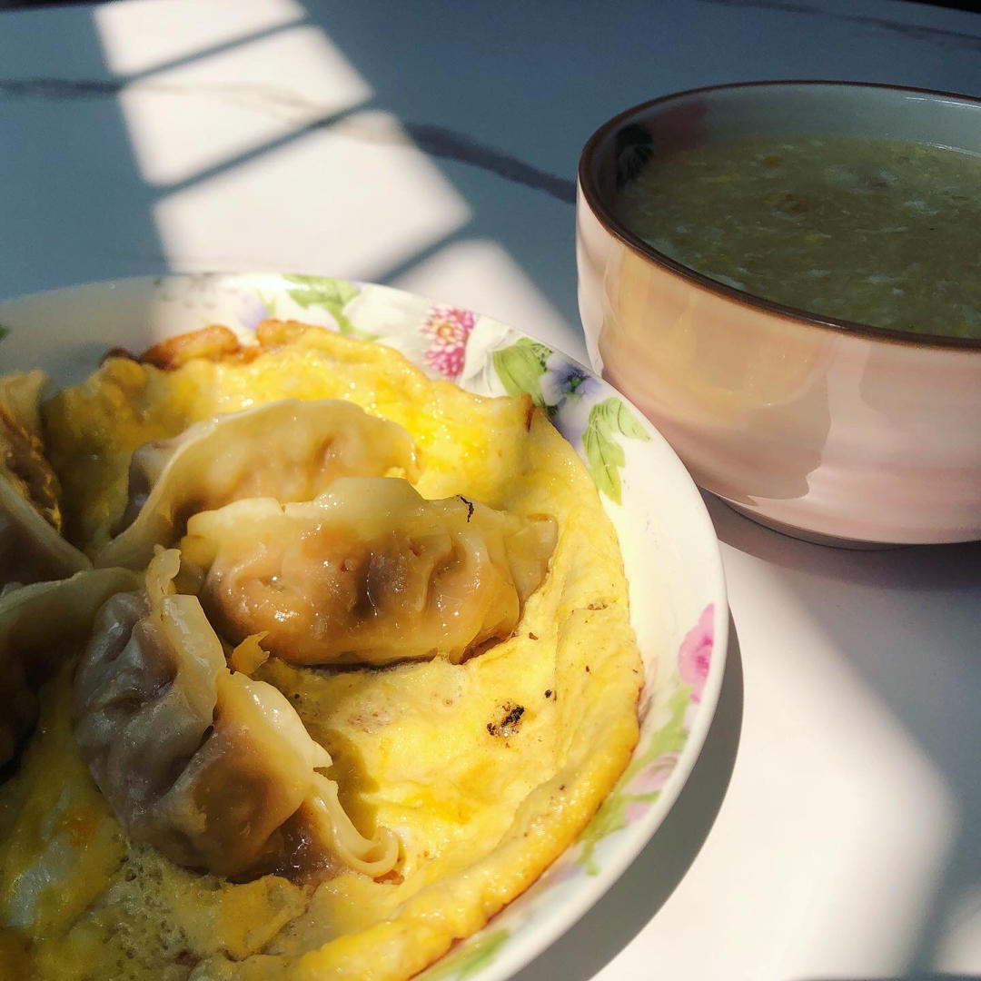 超快手的煎饺抱蛋