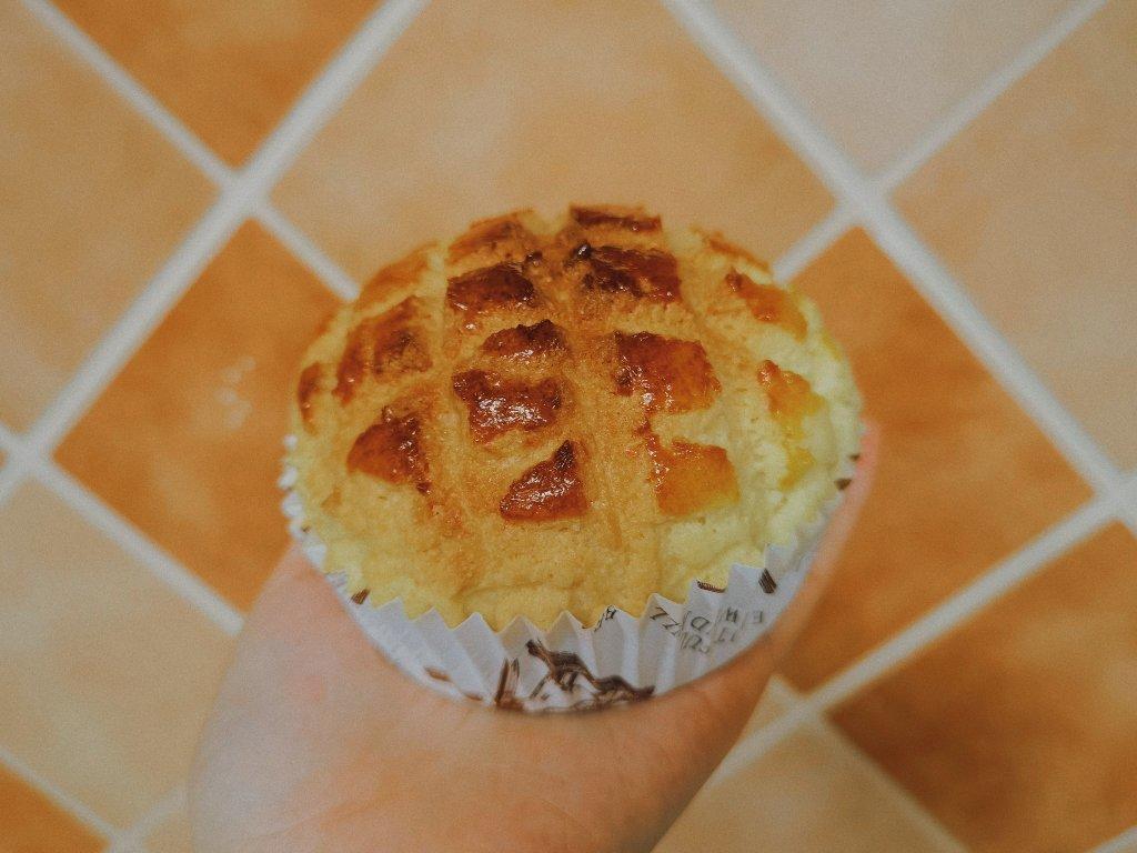 好吃到炸裂的港式菠萝包（附带制作酥皮的小视频）