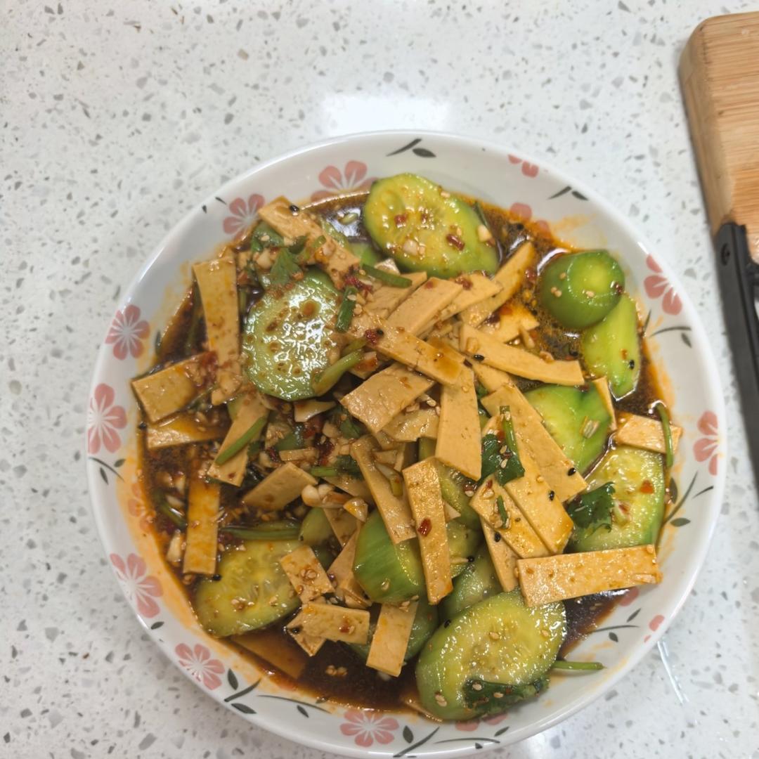 凉拌豆腐干(凉拌菜通用，宝贝儿子“念念不忘”之二,他喜欢的“微微辣”级别)
