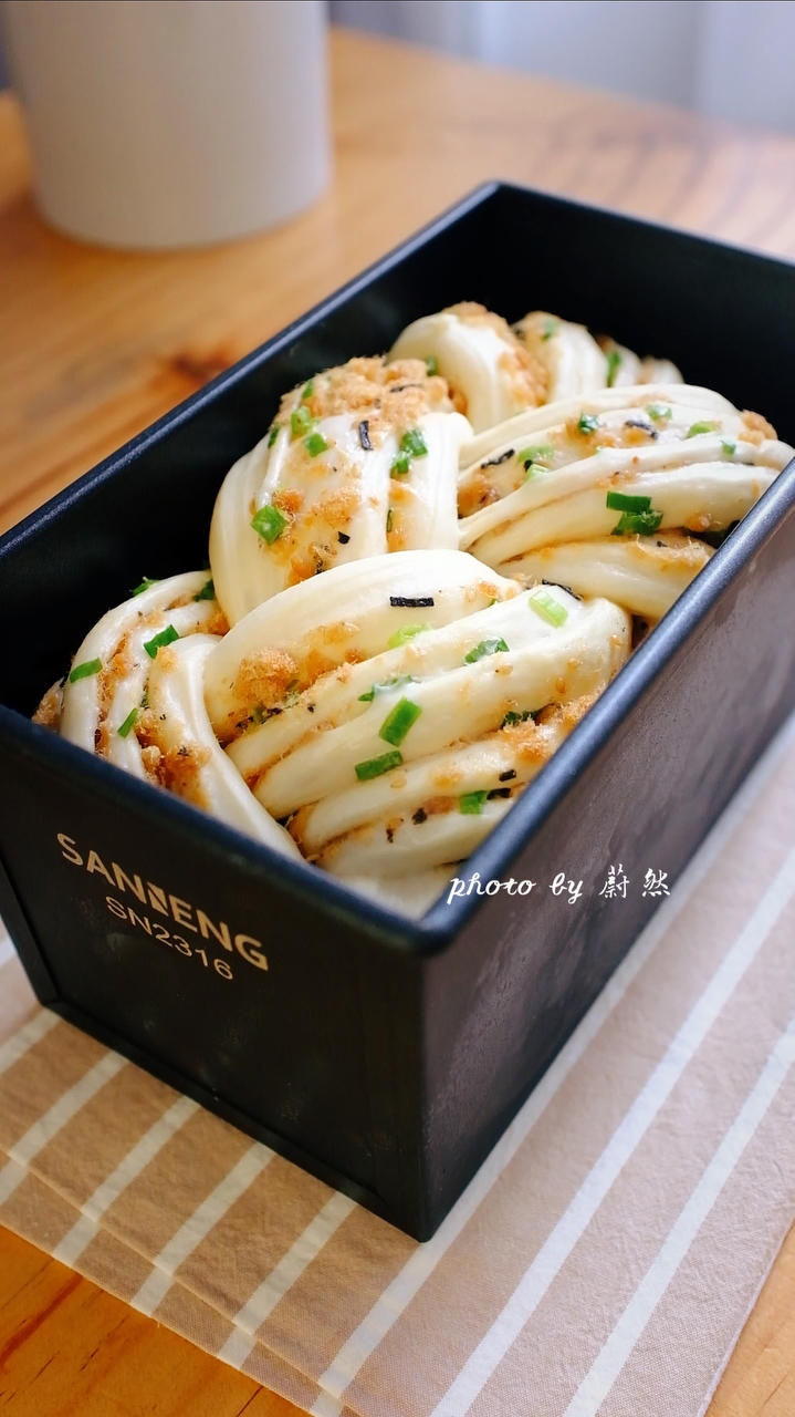 香葱肉松吐司