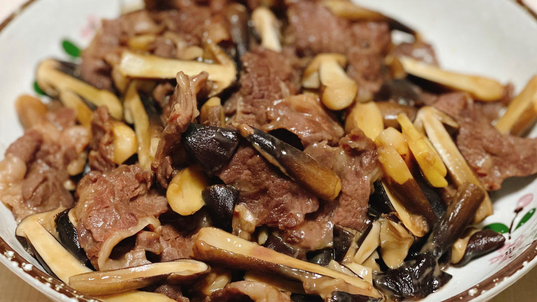 黑皮鸡枞菌炒牛肉