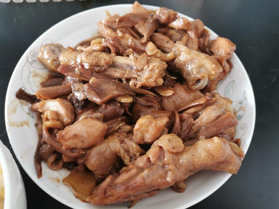 小鸡炖蘑菇