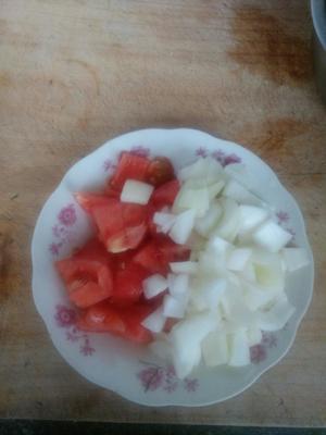 红烩番茄蔬菜汤的做法 步骤1