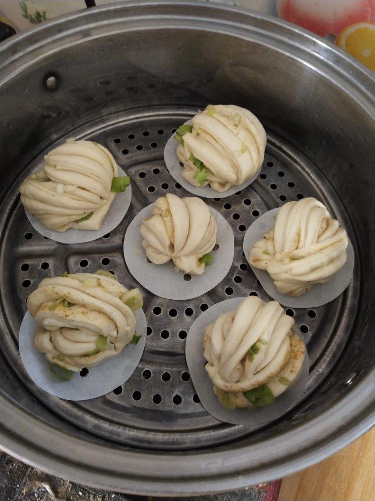 葱油花卷，一根筷子卷出漂亮的造型