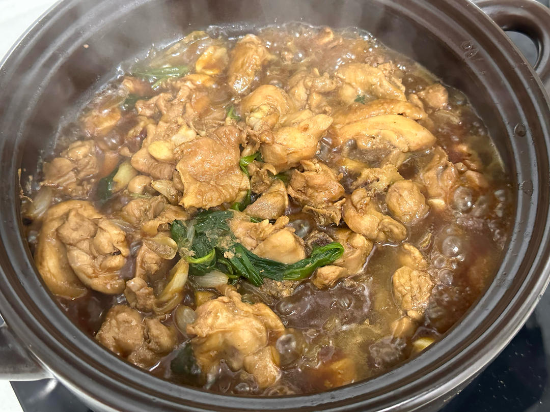 香味十足的沙姜鸡煲