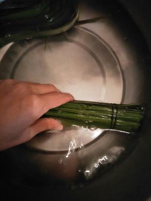 保存新鲜粽子叶吃到明年也可以的做法 步骤4