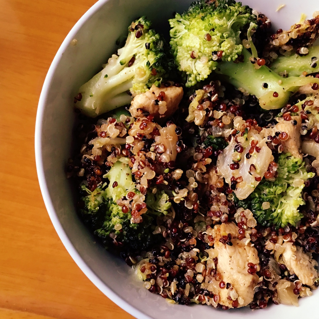 藜麦鸡肉时蔬煮锅（chicken ＆Garden Veggies Guinoa Skillet)