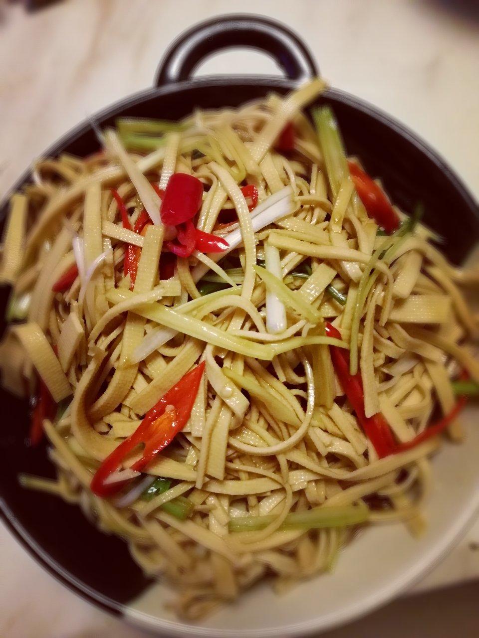 你的于小姐做的葱油豆腐皮
