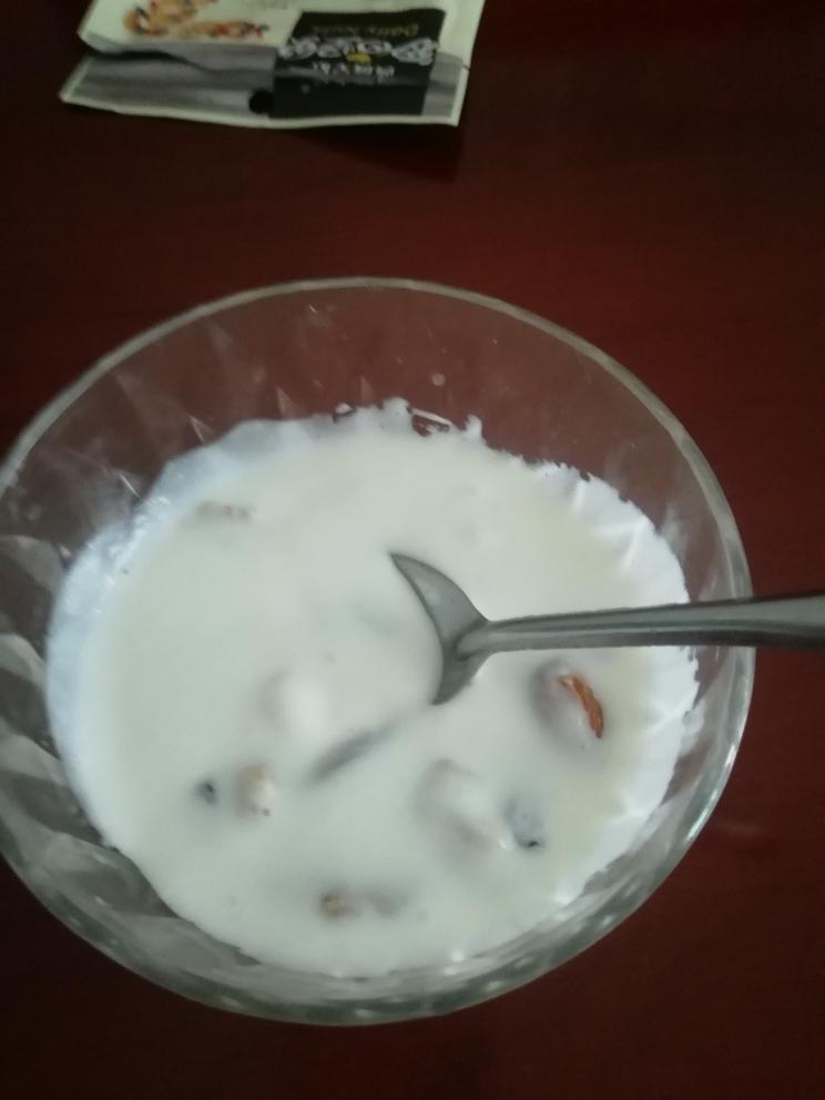 酸奶坚果的做法