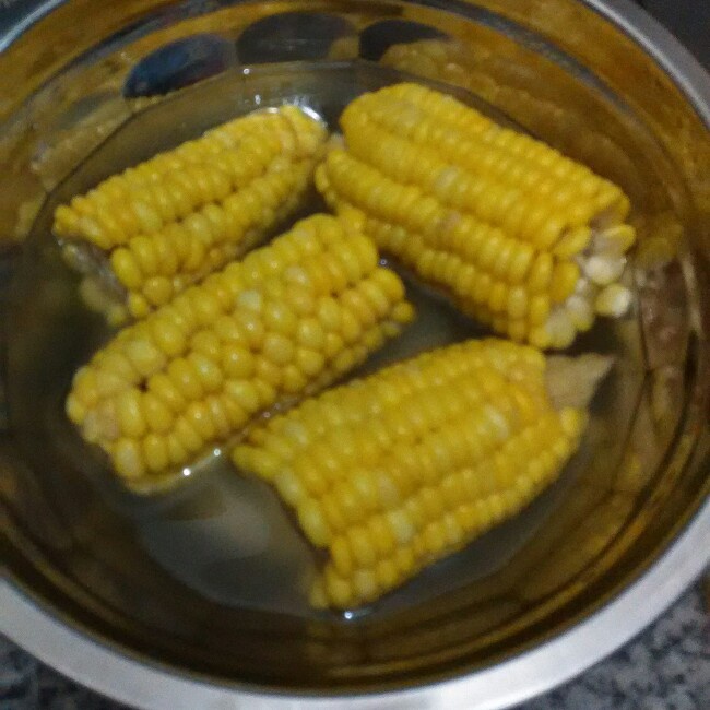 煮玉米