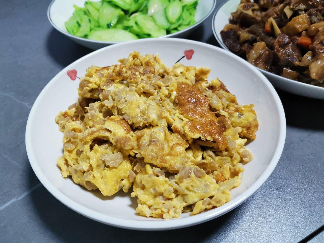 下班快手菜-萝卜干炒鸡蛋