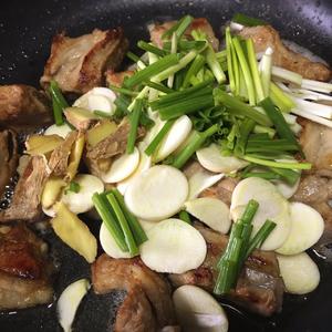 土豆排骨焖饭的做法 步骤4
