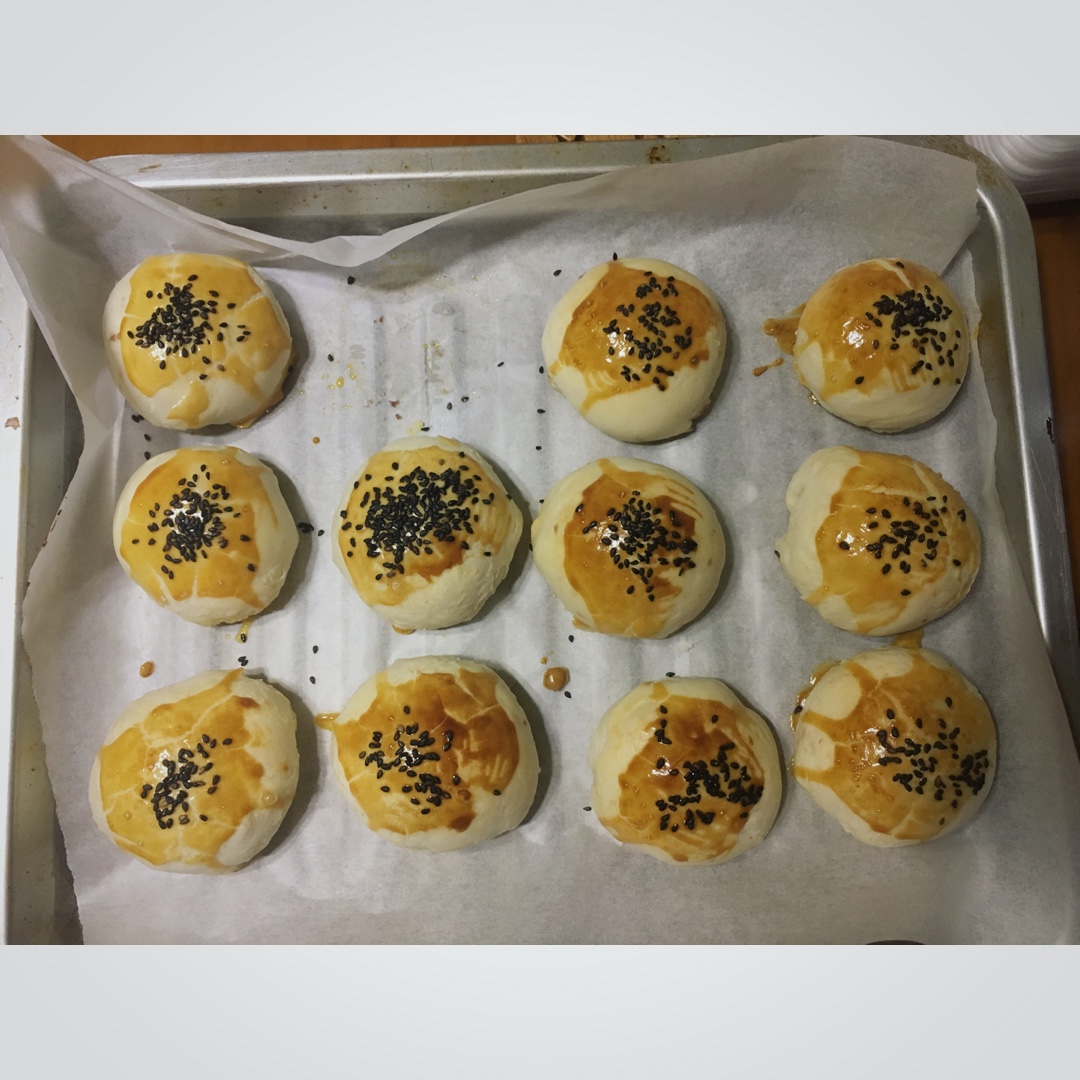 蛋黄酥，酥酥酥酥的掉渣