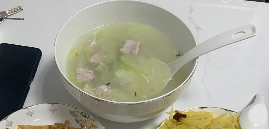 清淡营养的冬瓜瘦肉汤（简单又好喝）