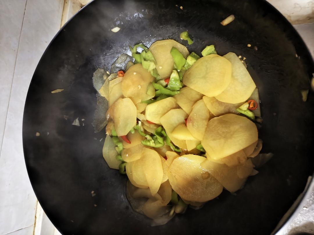 比肉都好吃的青椒炒土豆片😋简单又美味❗️