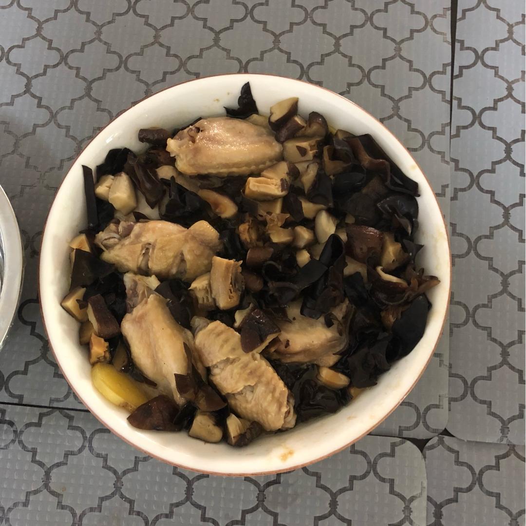 香菇木耳蒸鸡翅