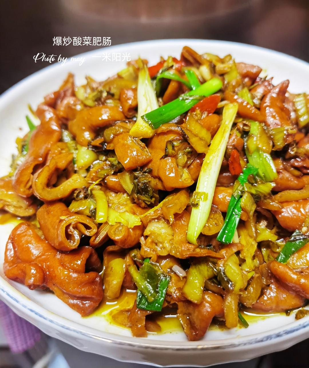 爆炒卤肥肠