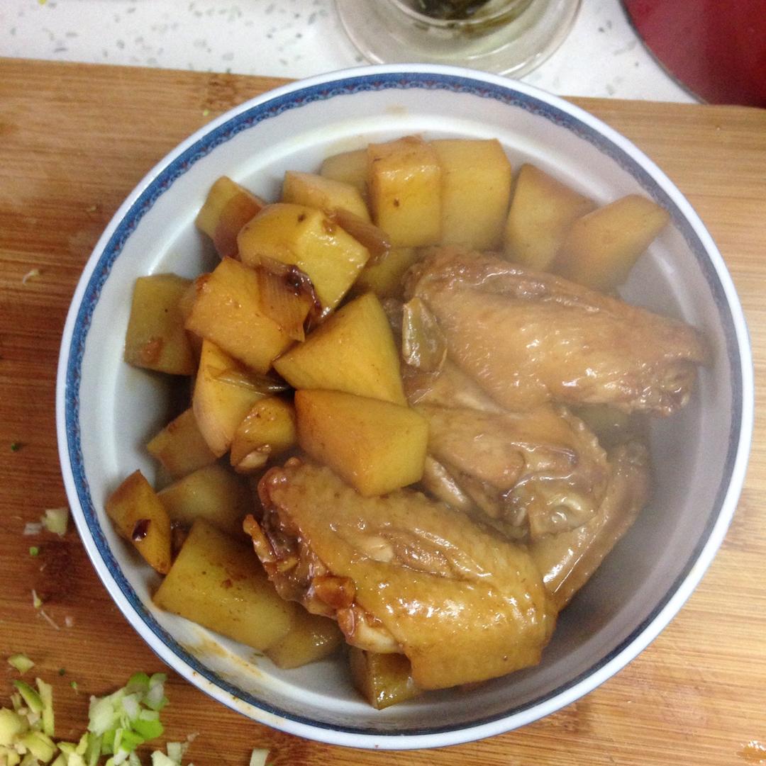 土豆炖鸡翅（快手零失败）