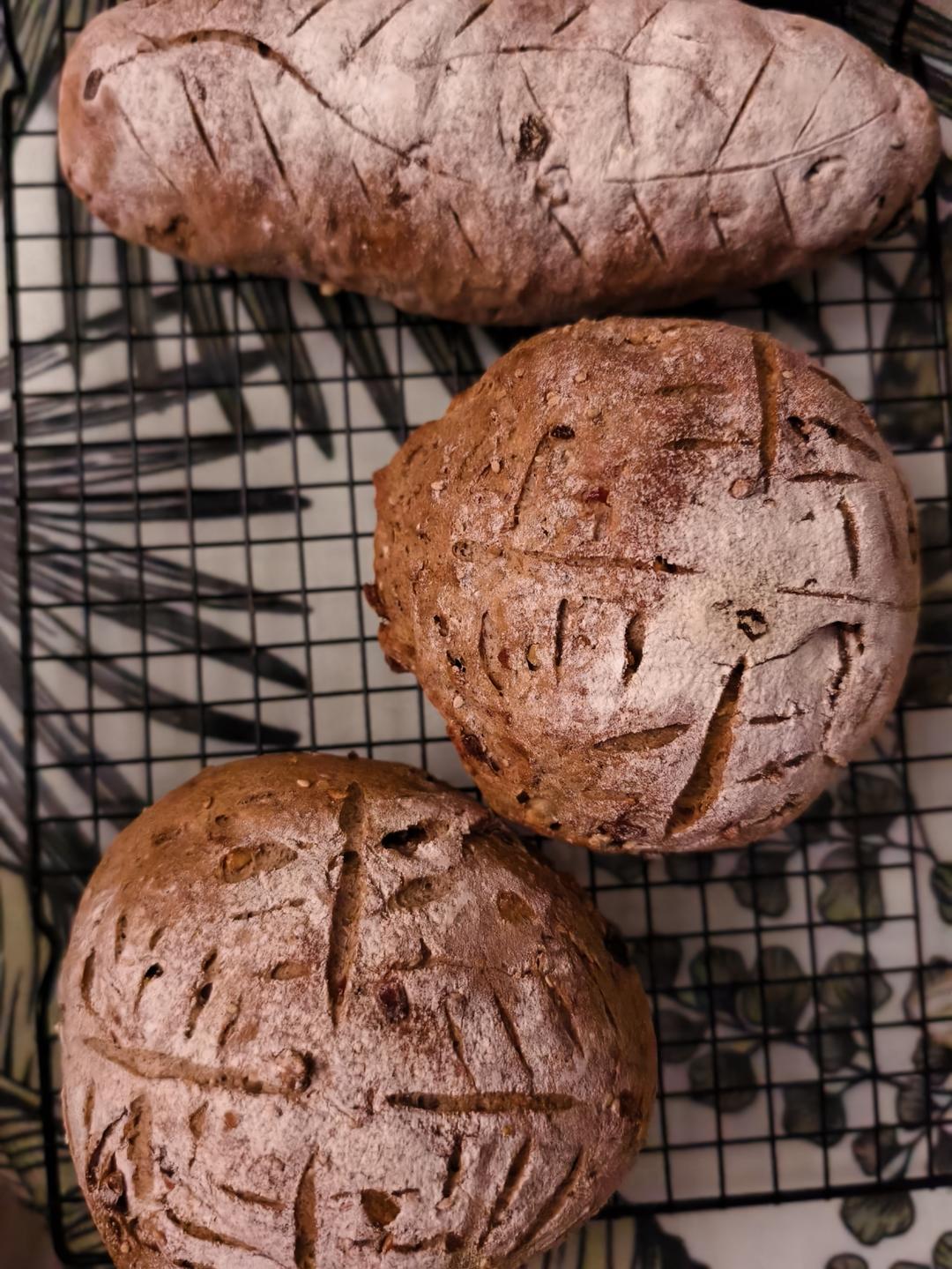 全麦软欧包（有啥放啥，健康美味，流程简易）