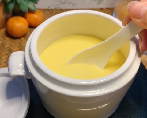 滋润嫩滑的牛奶炖蛋的做法 步骤7