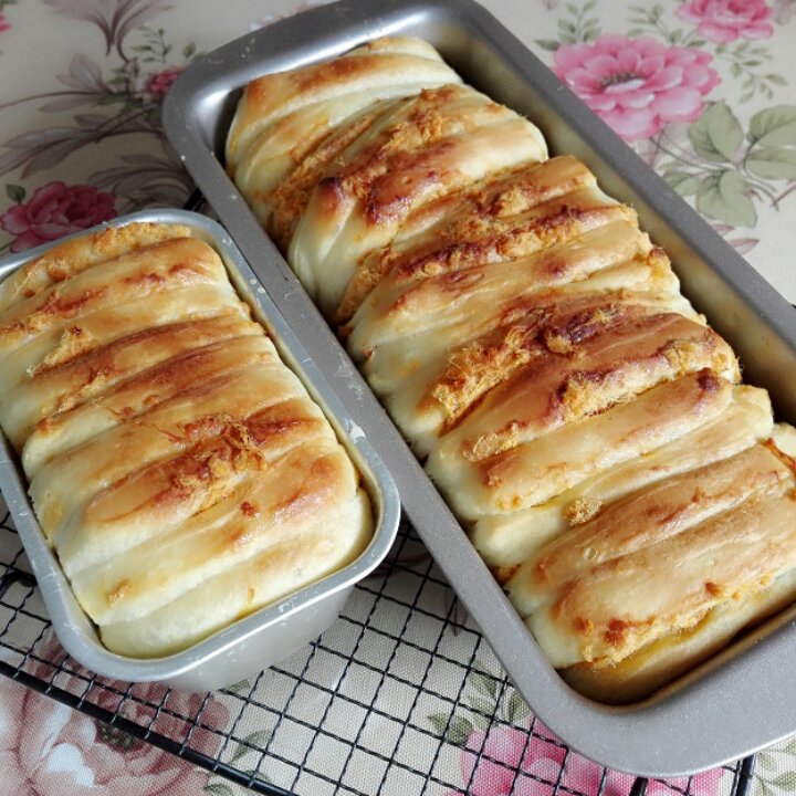 手撕千层肉松面包