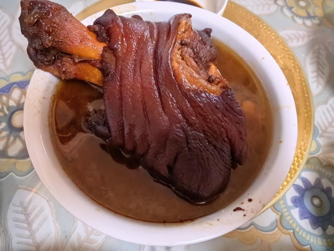 【红烧肘子】（家庭版卤蹄膀）