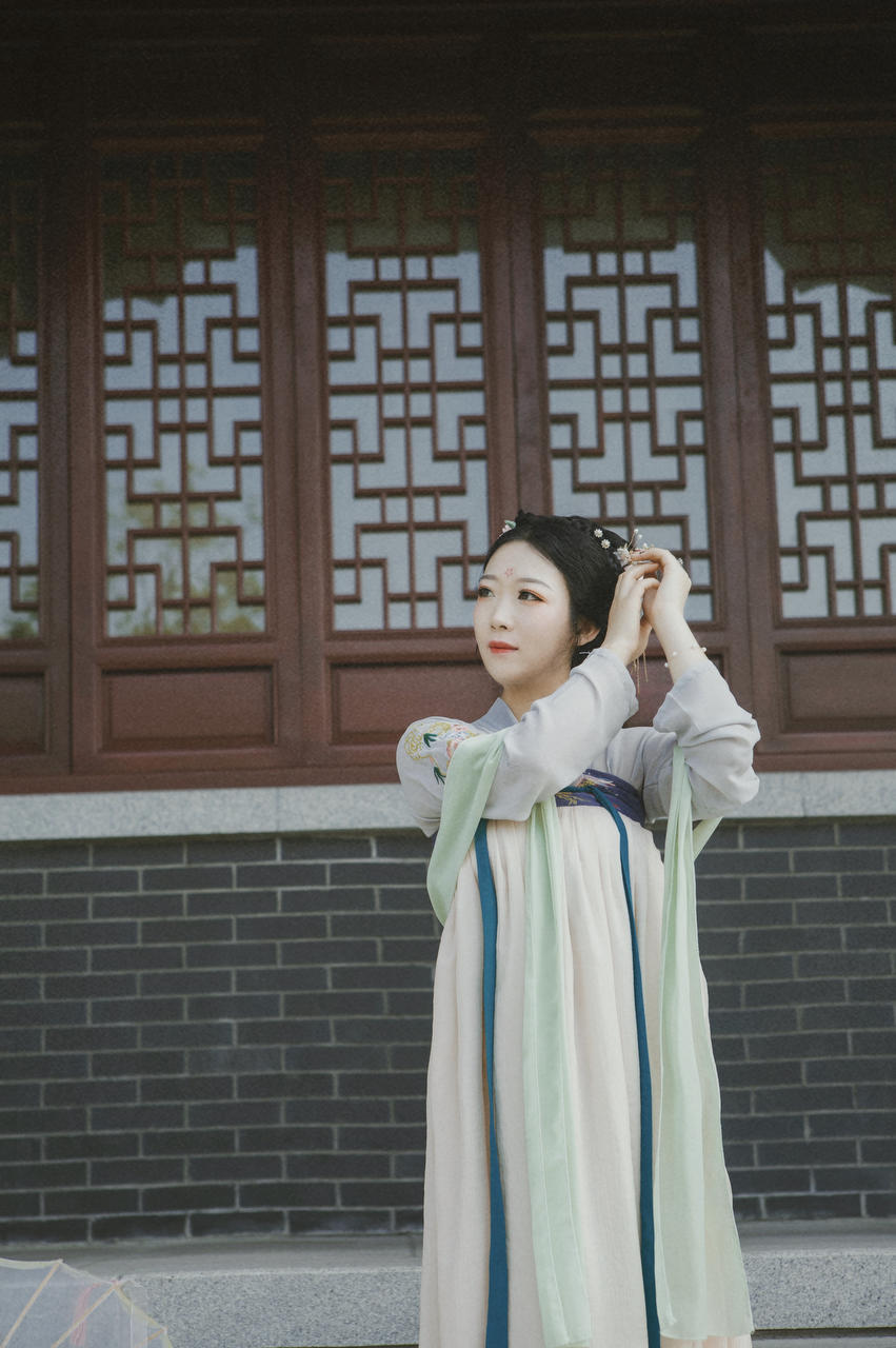 才女周