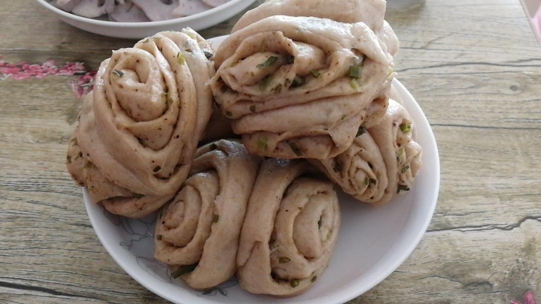 鬼刻做的芝麻盐全麦花卷——香喷喷的早餐