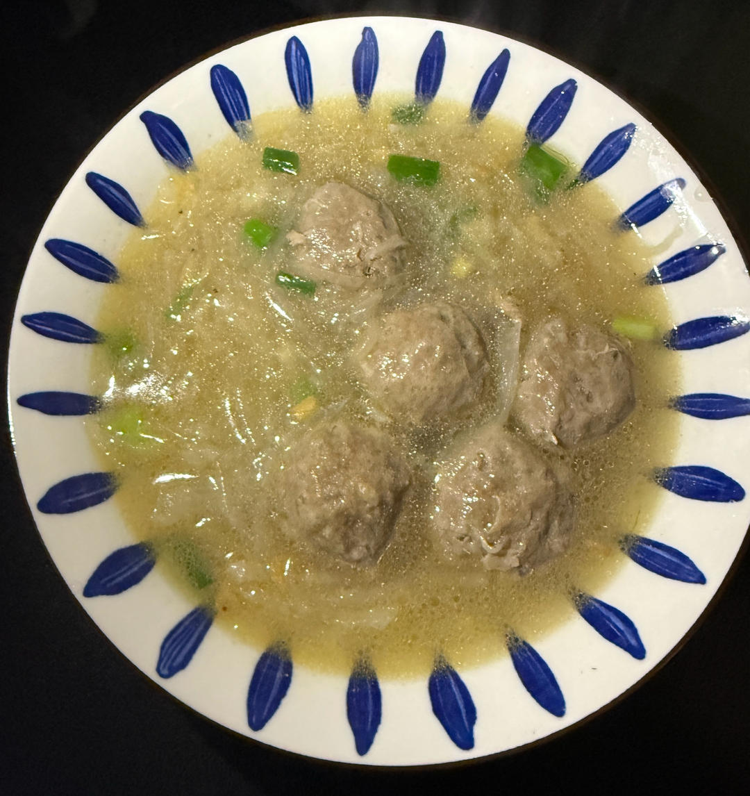 牛肉丸子萝卜汤，简单易做的鲜美味道