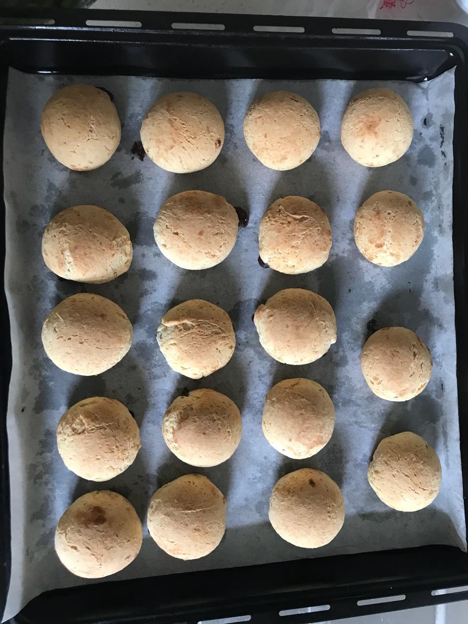 咸蛋黄肉松麻薯包