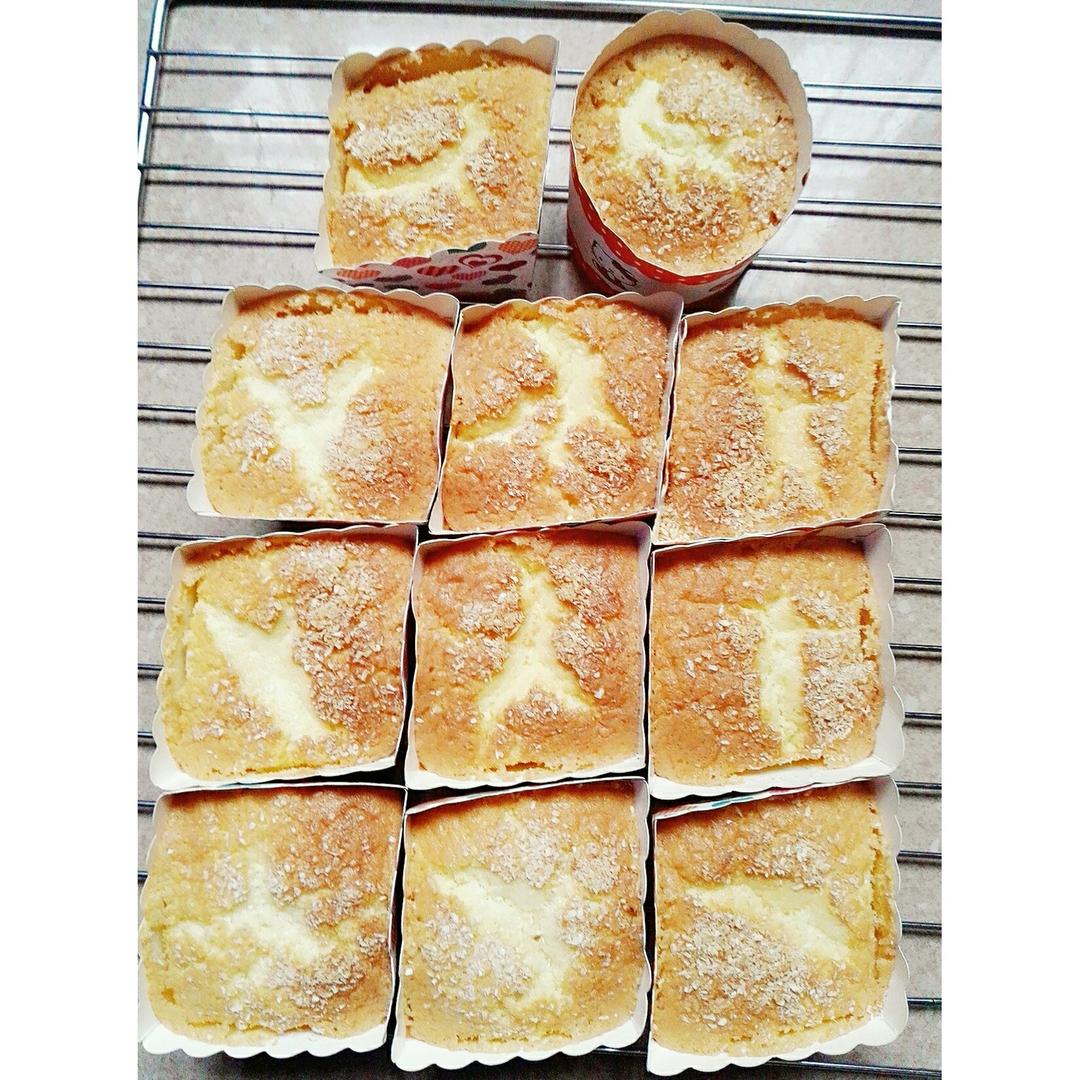 不会回缩的纸杯蛋糕--海氏烤箱定制