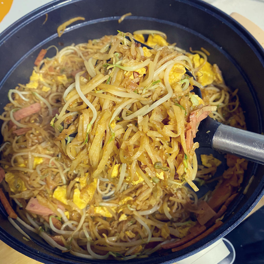 豆芽菜肉炒饼