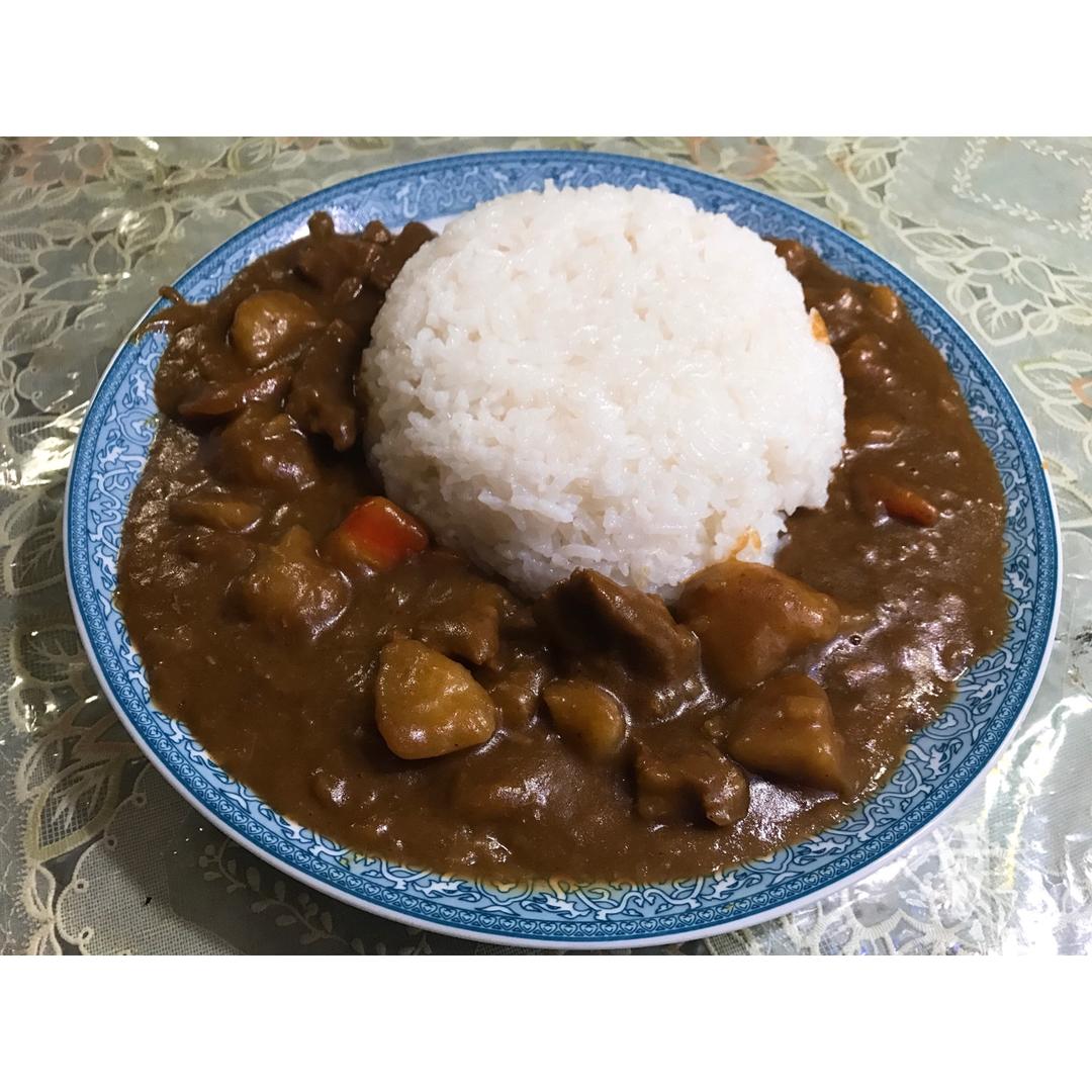 日式咖喱牛肉饭