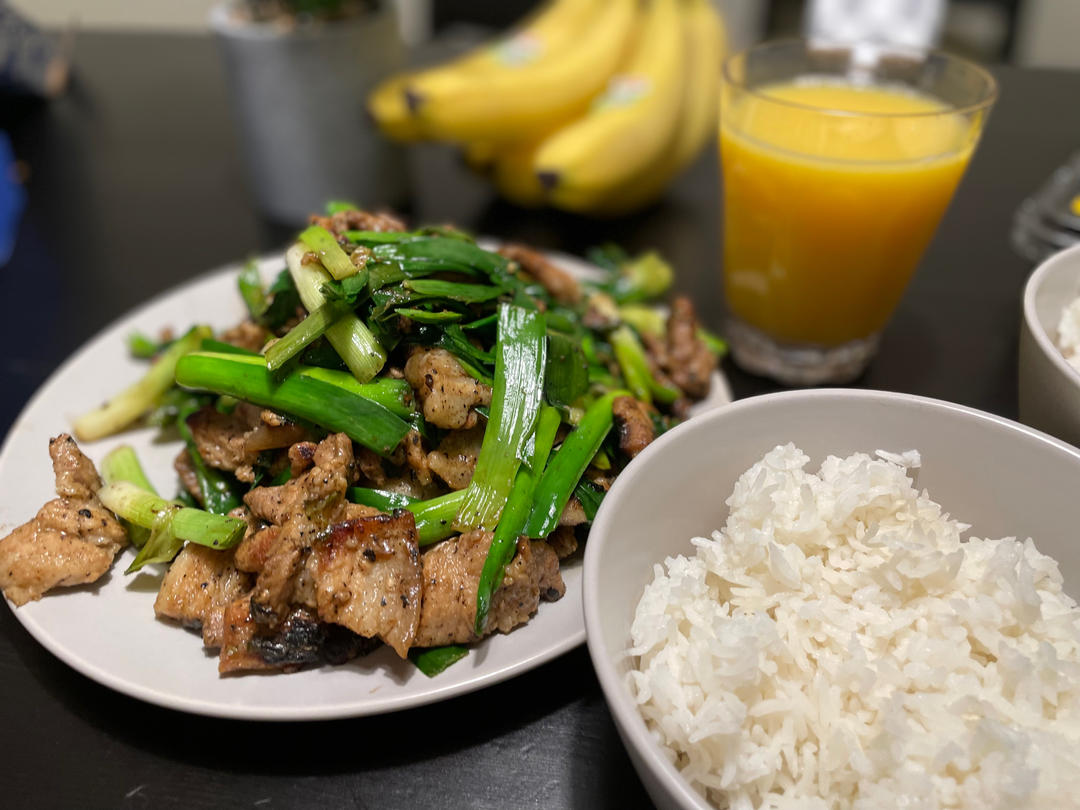 蒜苗炒肉