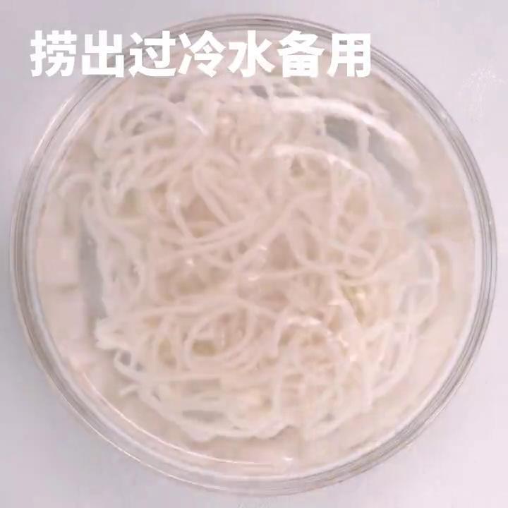 孜然牛肉炒面的做法 步骤1