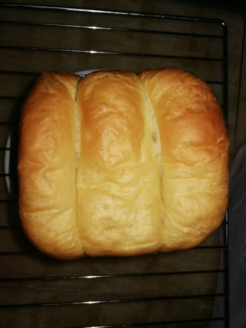 东菱面包机DL-T06S-K 做出拉丝的面包